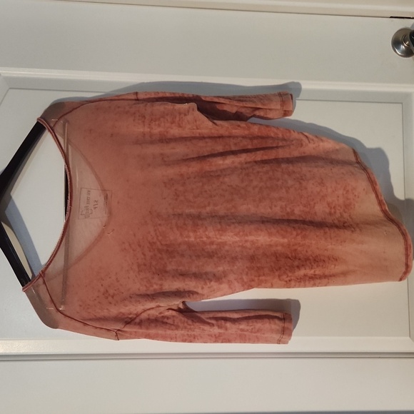 We the Free. Small. Sheer shirt - Picture 3 of 3